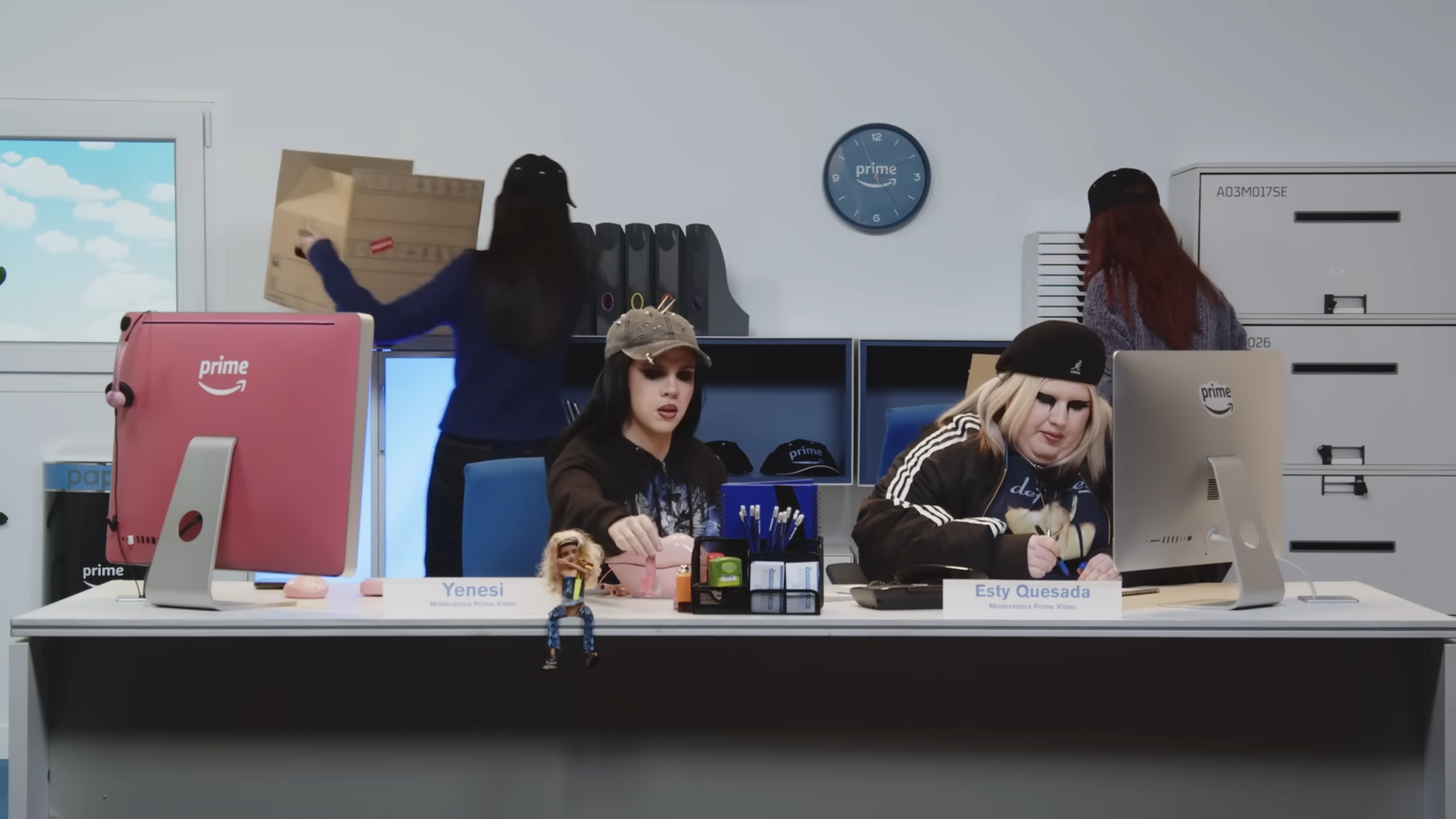 Las moderadoras 2 youtubers
